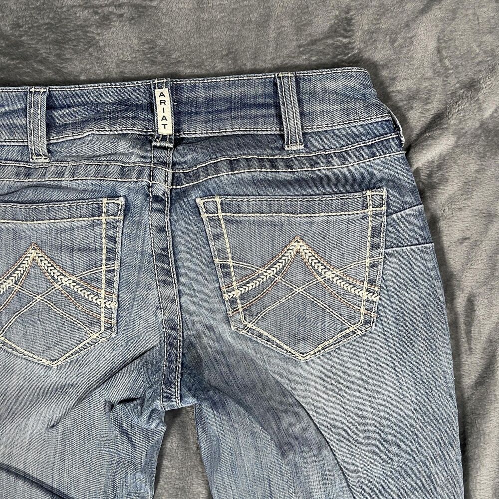 Ariat Jeans Womens 26R Blue Light Wash Mid Rise Straight Rainstorm Denim - Picture 9 of 10